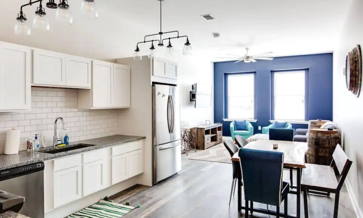 Downtown Louisville Condo | Charming downtown 2-bedroom walkable condo with WiFi, free parking & gym.