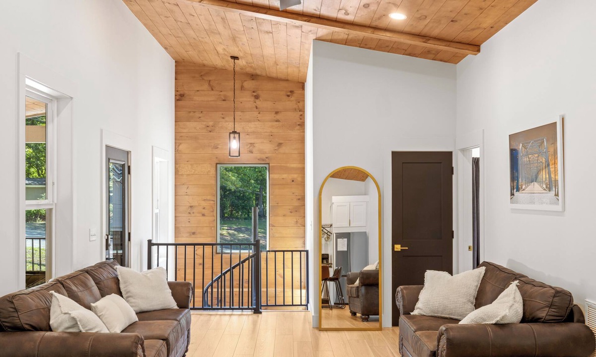Flintstone House | Charming retreat minutes from Chattanooga & Lookout Mountain. Sleeps 7!