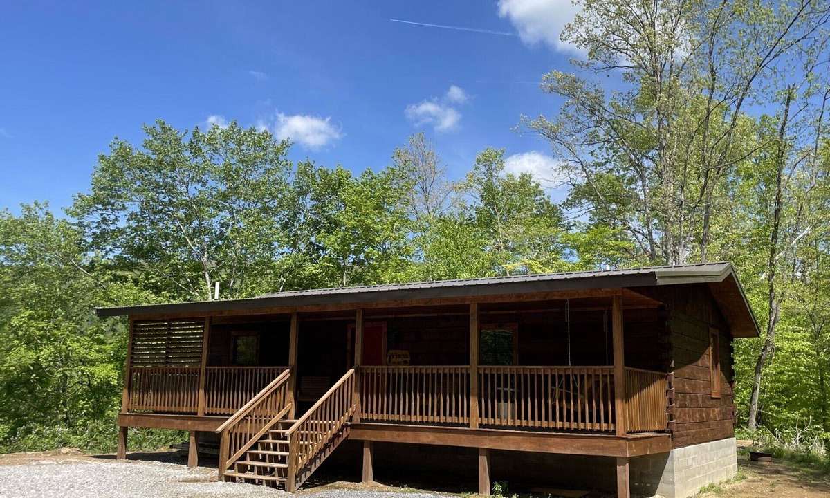 Lejunior Cabin | Charming secluded 2BR Cabin with hot tub and a view.
