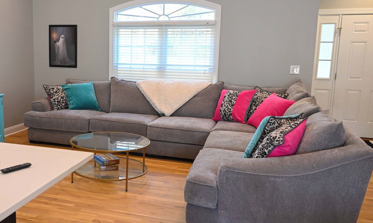 Glen Allen House | Charming three bedroom, two bathroom tranquil retreat just 2 miles from Wyndham.