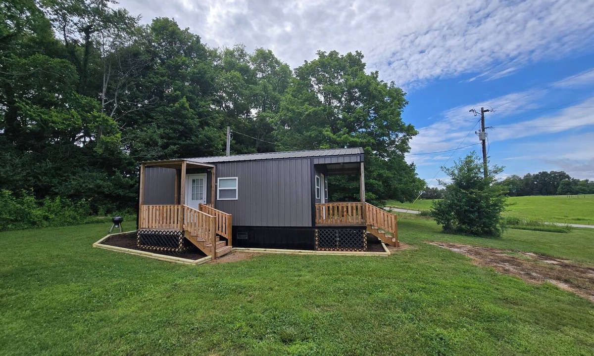 Olmstead Cabin | Charming Tiny House in Country