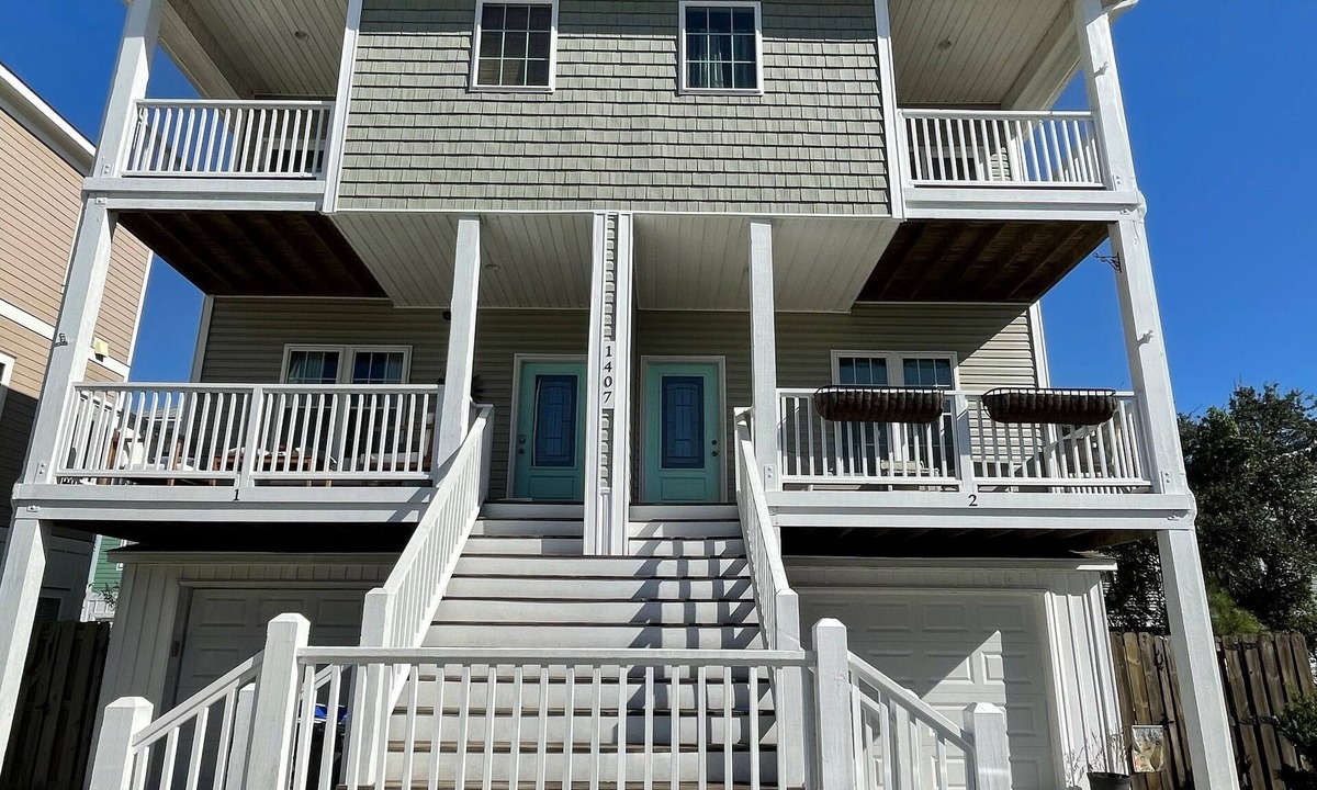 Wilmington Beach House | Cheerful, 3 bedroom townhome, 2 blocks from beach, family-friendly, beach ready