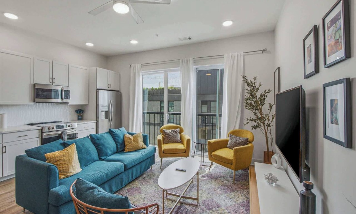 East Nashville Condo | Chic condo in heart of East Nashville with WD & central AC - walk everywhere