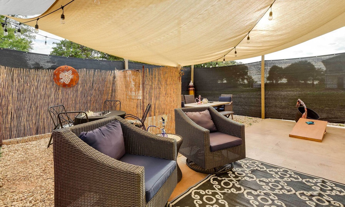 Thackerville House | Chic Oklahoma Retreat w/ Patio, Bar & Fire Pits!