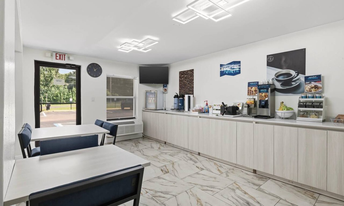 Alachua Hotel | Clarion Pointe Alachua - Gainesville Area