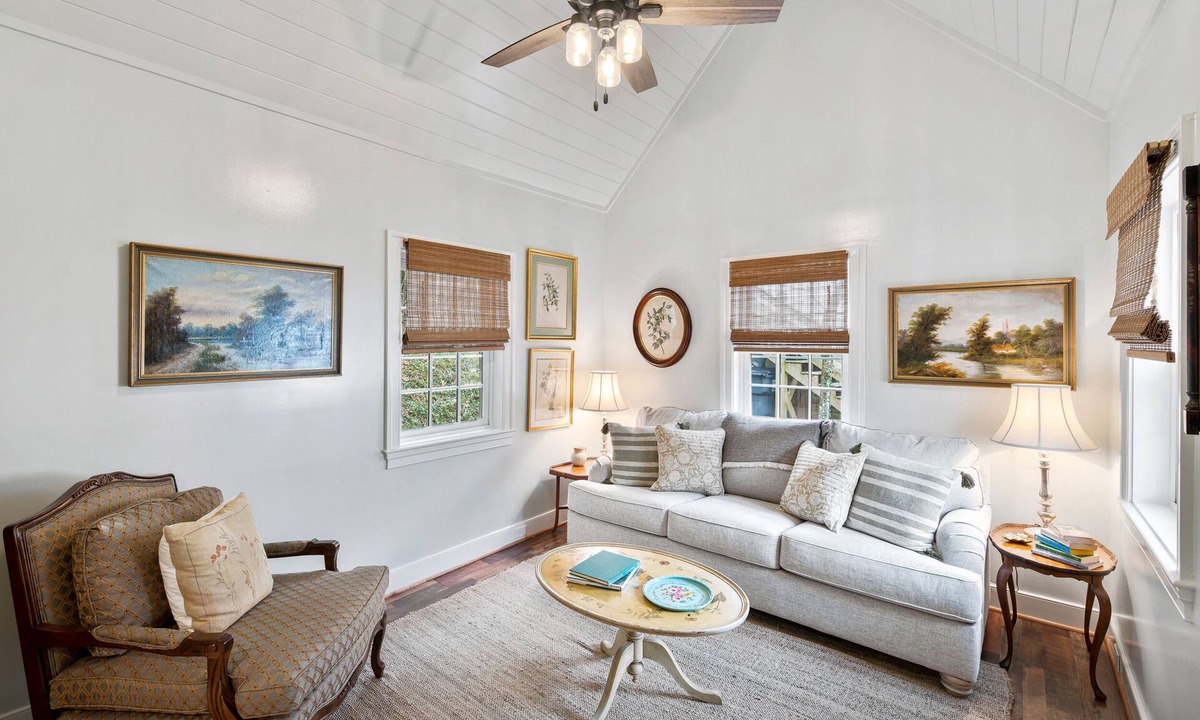 Batesville Cottage | Classic Virginia Cottage, 10 min to UVA and Vineyards