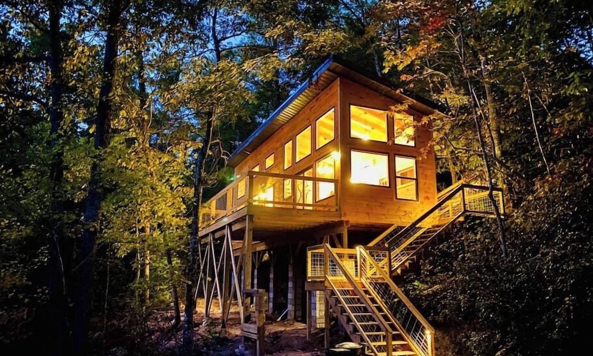 Stanton Cabin | Cliffline Twilight |Cliffside Hot Tub ·RRG Retreat | Epic views & Pet Friendly