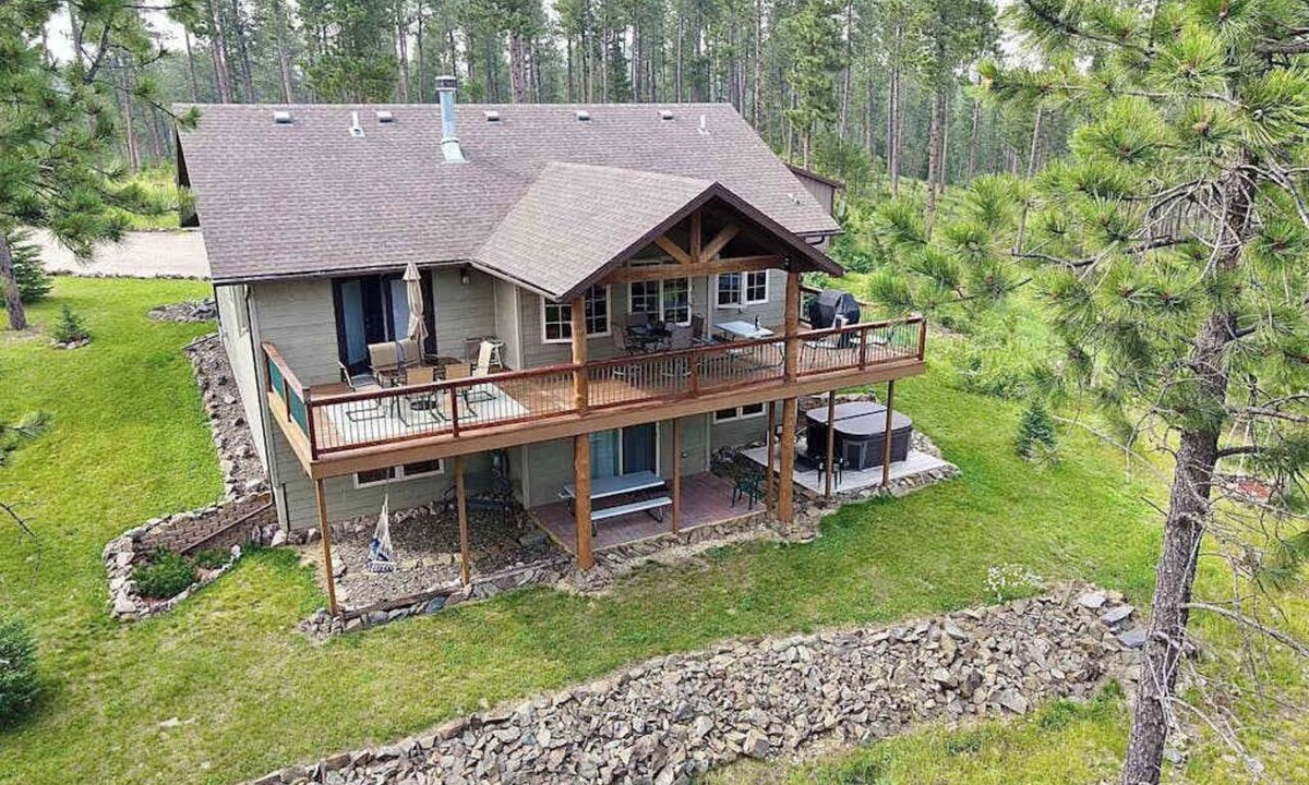 Benchmark House | Cliffview Cabin - ATV-Ready Cabin Perfect Location