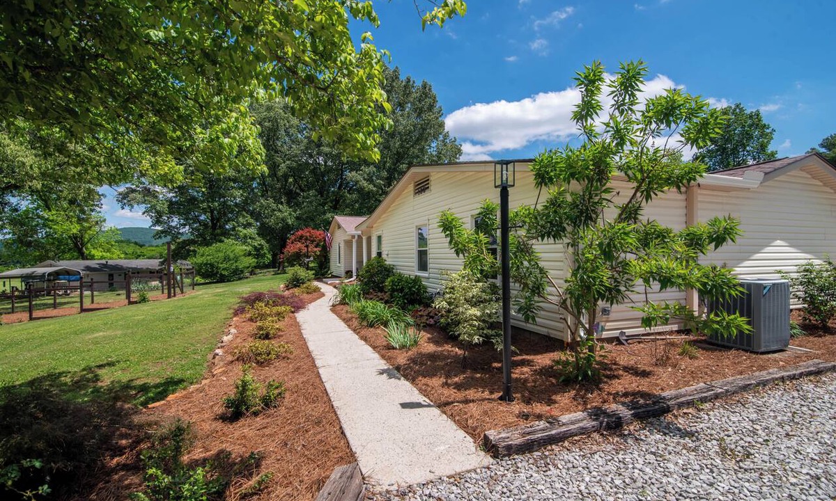 Brownsboro House | Cloud Nine at Moontown- Fly In, or Drive In, to A Peaceful Landing Spot