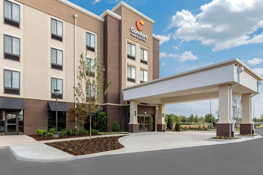 Birmingham Hotel | Comfort Inn & Suites at CrossPlex Village