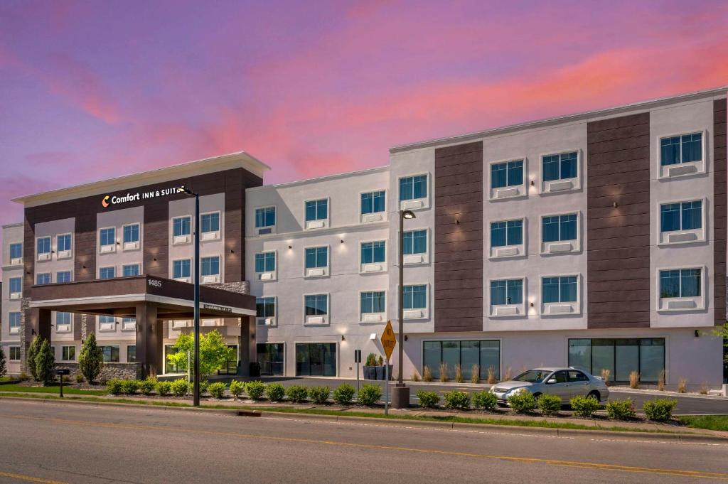 Clarksville Hotel | Comfort Inn & Suites Clarksville - Louisville North
