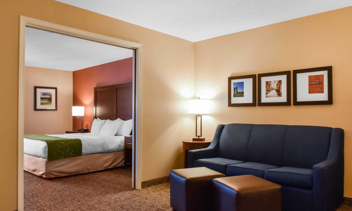 Carlisle Hotel | Comfort Suites Downtown Carlisle