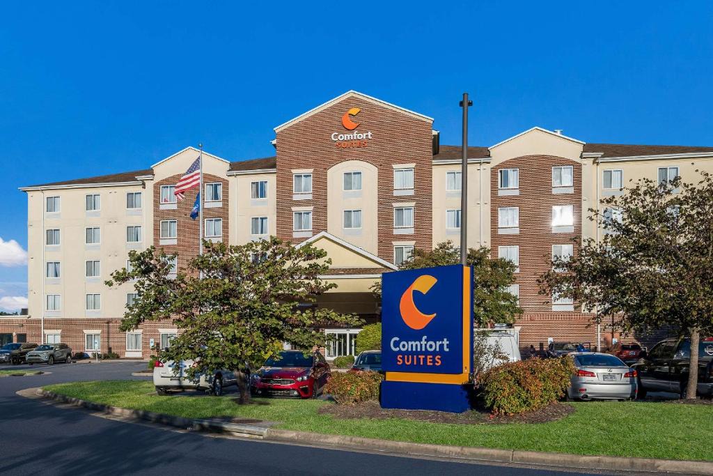 Suffolk Hotel | Comfort Suites Suffolk - Chesapeake