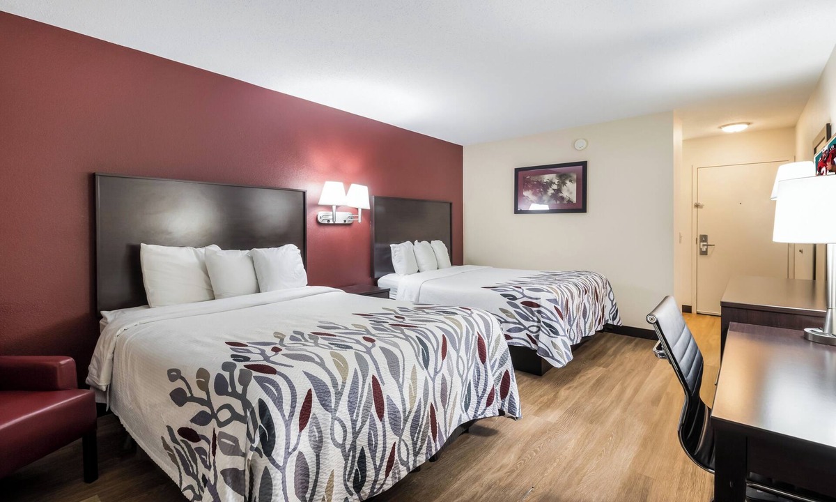 Murfreesboro Hotel | Comfortable & Affordable Stay w/Free Parking Near I-24, Stones River Mall