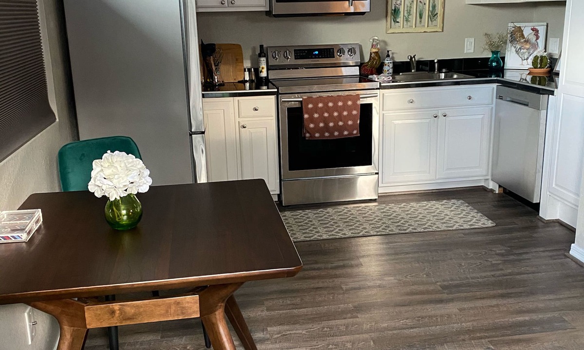 Deer Valley Apartment | CONVENIENTLY LOCATED ONE BEDROOM APARTMENT IN NORTH PHOENIX