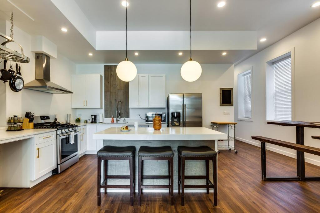 West Town Apartment | Converted Store Front Home Lets You Live Like a Local in the Heart of it All! condo