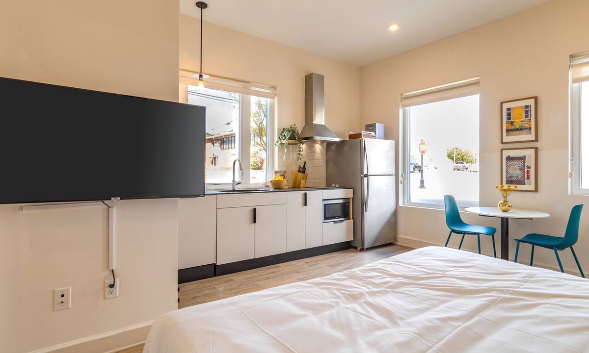 Buena Vista Apartment | Conway by AvantStay | Studio in the Heart of Nashville | Walk to Broadway