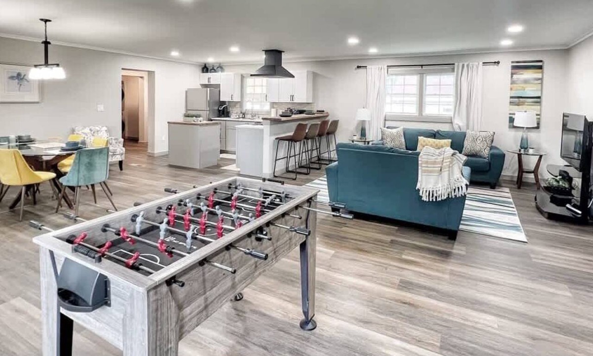 Decatur House | Corporate Stay: 3BR, Arcade, Patio & Fast WiFi