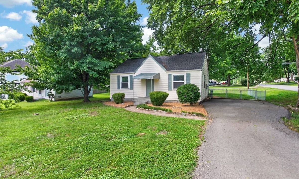 Nashville House | Cottage, Great Location Downtown/Airport 4 beds