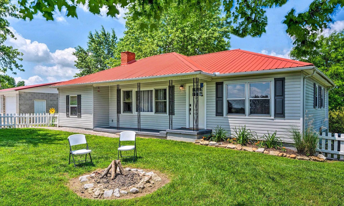 Byrdstown Cottage | Cottage Near Dale Hollow Lake w/Fire Pit & Grill