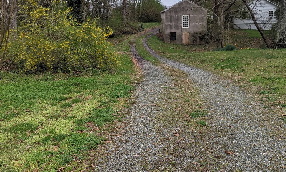 Stokes House | Cottage on 2 acres near Hanging Rock State Park & wedding venues. Pet friendly.