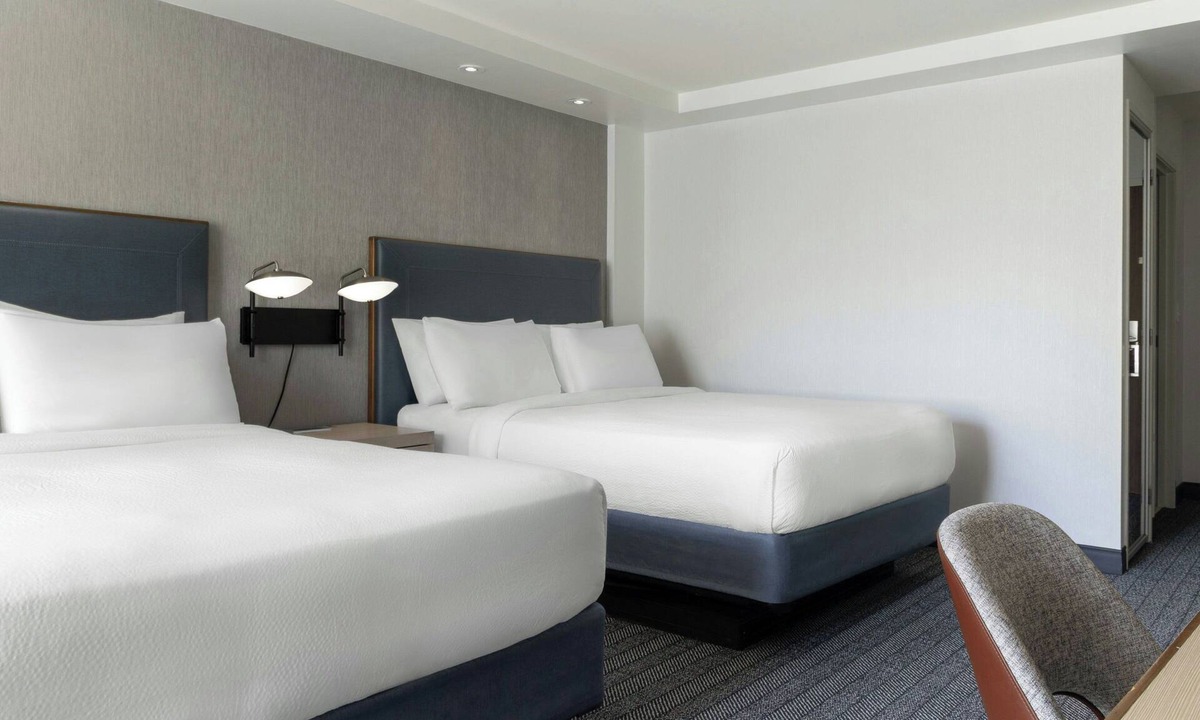 Lake Arbor Hotel | Courtyard Largo Medical Center Drive