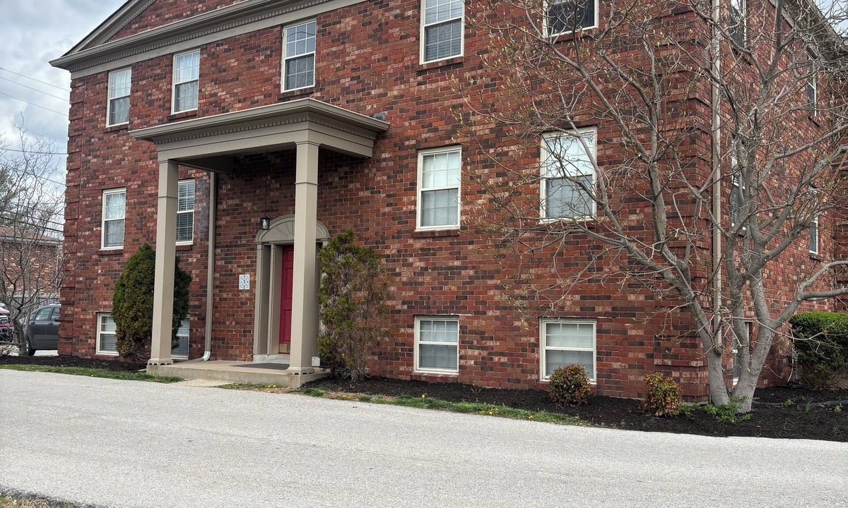 Jeffersontown Condo | Cozy 1-bedroom condo with WiFi, AC in delightful Jeffersontown