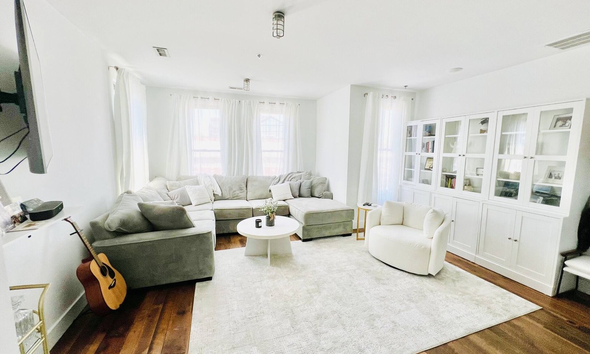 Chestnut Hill Condo | Cozy 2-bedroom fully furnished condo in welcoming Nashville available ASAP.