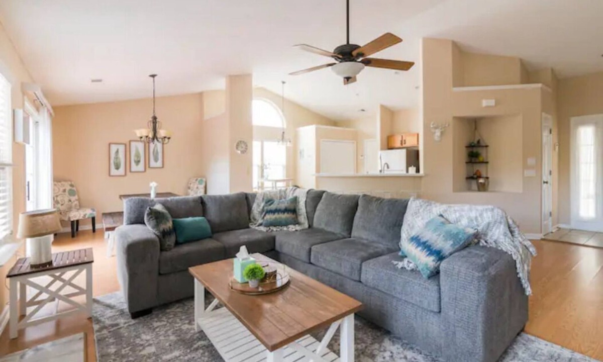 Paw Creek House | Cozy 3BR/2BA in North Lake Area