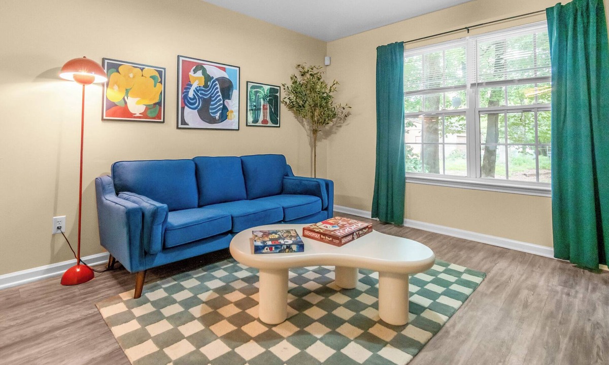 Paw Creek House | Cozy 4BR - Minutes to Uptown - Pet Friendly