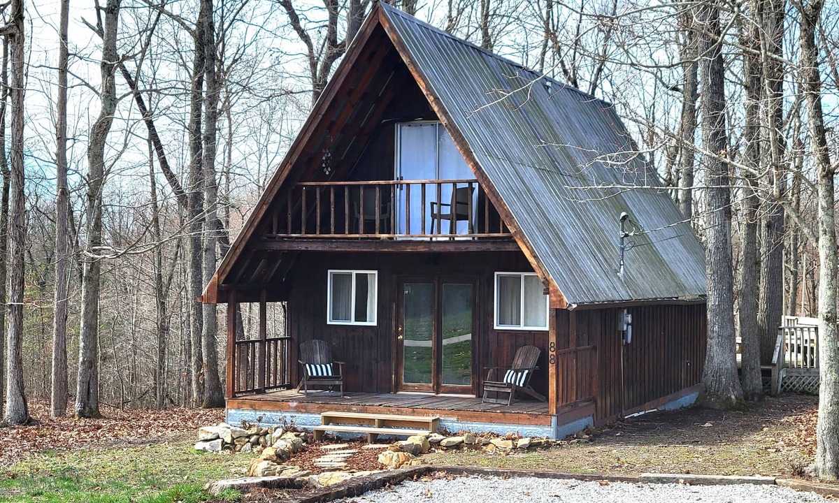 Wellington Cabin | Cozy A-Frame Near Cave Run Lake - Private, Firepit, Deck, Sleeps 6
