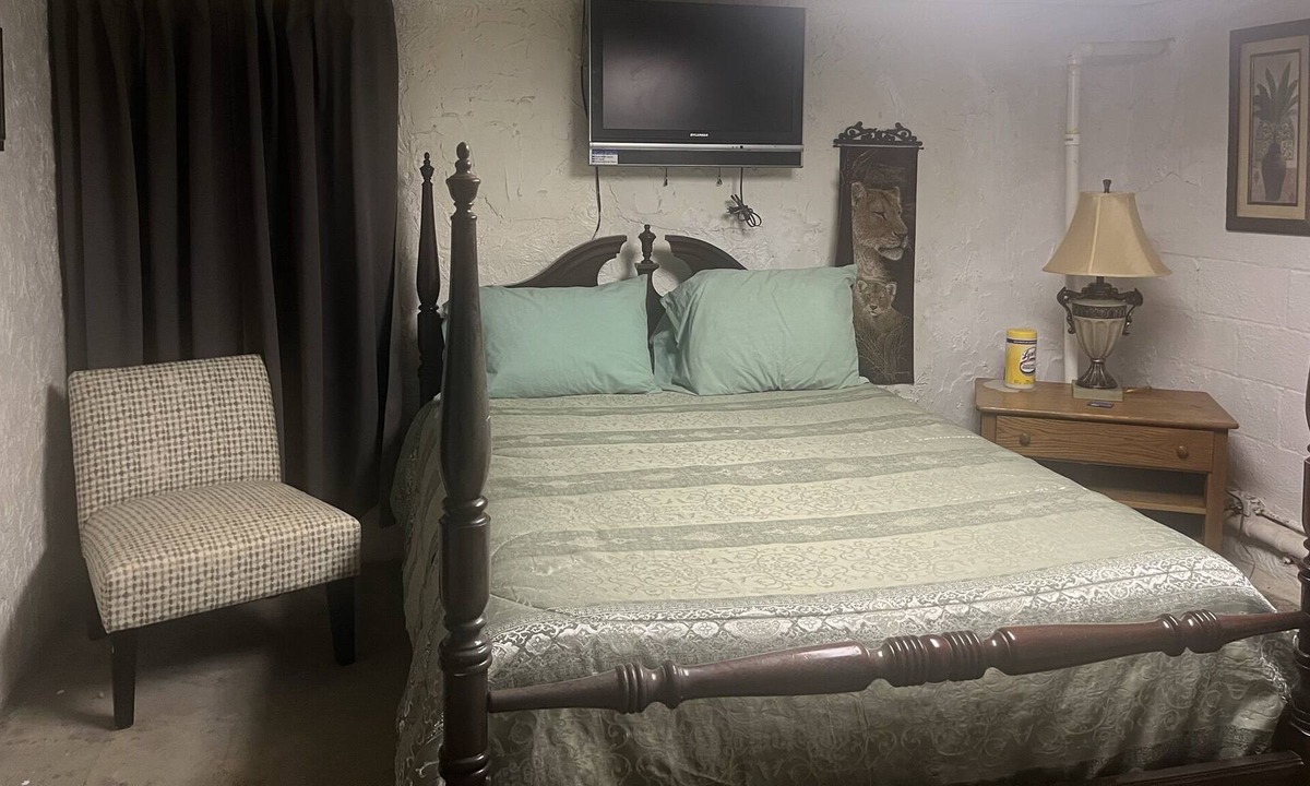 Clinton Apartment | Cozy Basement Studio w/Amenities