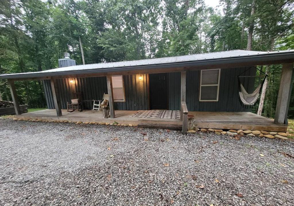 Byrdstown House | Cozy Cabin Near Dale Hollow Lake