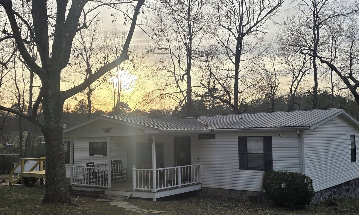 New Hope House | Cozy country home in serene New Hope TN. Perfect for families or a quick getaway