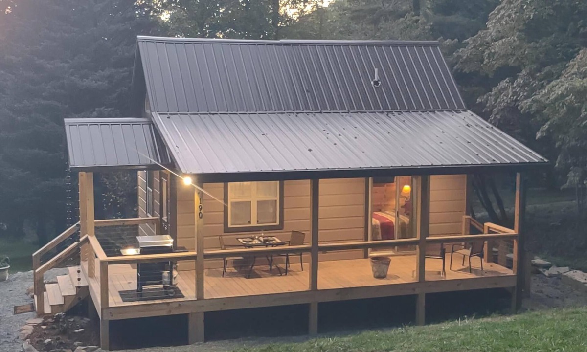 Bryson City Cabin | Cozy Creekside Cabin in Bryson City, North Carolina