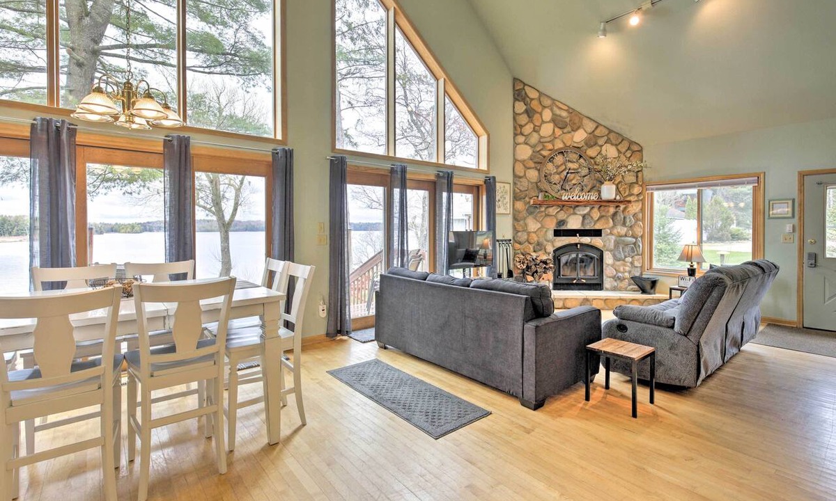 Eagle River Cottage | Cozy Dam Lake Escape w/Dock, Yard & Water Access!