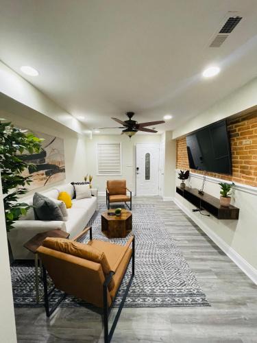 Downtown Baltimore House | Cozy home with rooftop deck-downtown baltimore