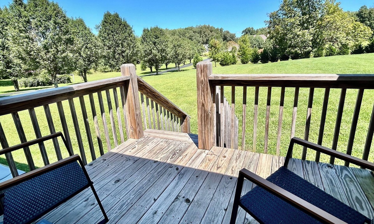 Crossville Apartment | Cozy In-Town Escape Large Yard Close to Everything