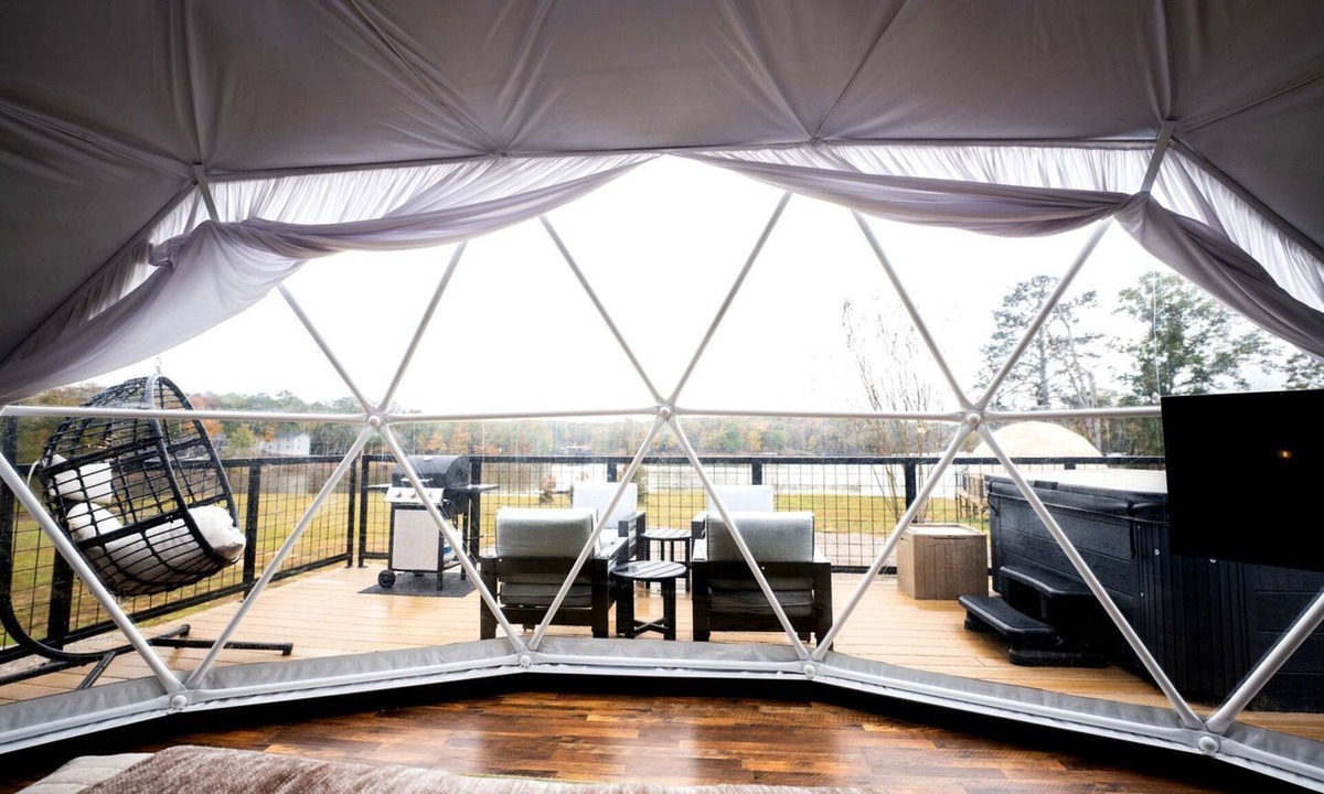 Coosa Cabin | Cozy Lakeside Dome with Hot Tub in Cedar Bluff, Alabama