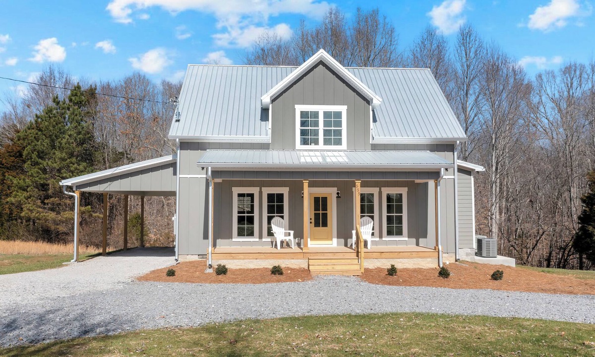 Dickel Cottage | Cozy Modern Farmhouse near Normandy Lake
