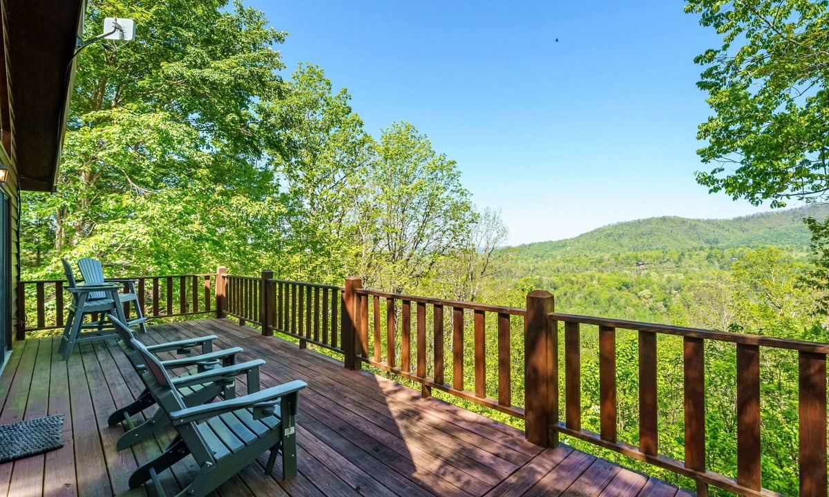 Upper Peachtree Cabin | Cozy Murphy Cabin w/Mountain Views