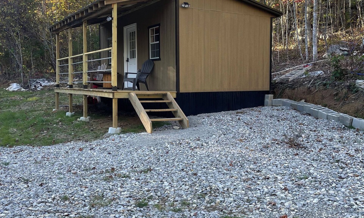Wilder Cabin | Cozy offgrid cabin in Jamestown, TN next to Skinner Mtn Wildlife Management Area