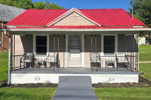 Tazewell House | Cozy Tazewell Home w/Grill on Back of the Dragon!