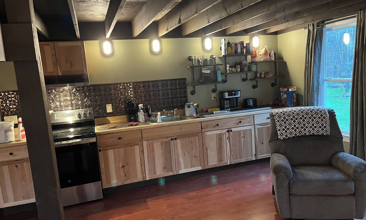 Granville Summit Apartment | Cozy Unique Loft unit located on Barclay Mountain Monroeton, Pa.