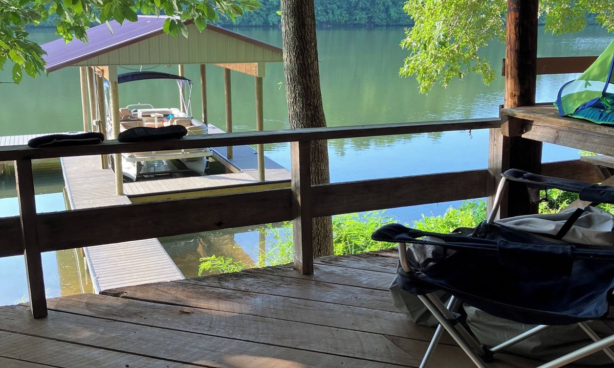 Harriman Apartment | Cozy Waterfront 1-bedroom with WiFi and AC in charming Harriman