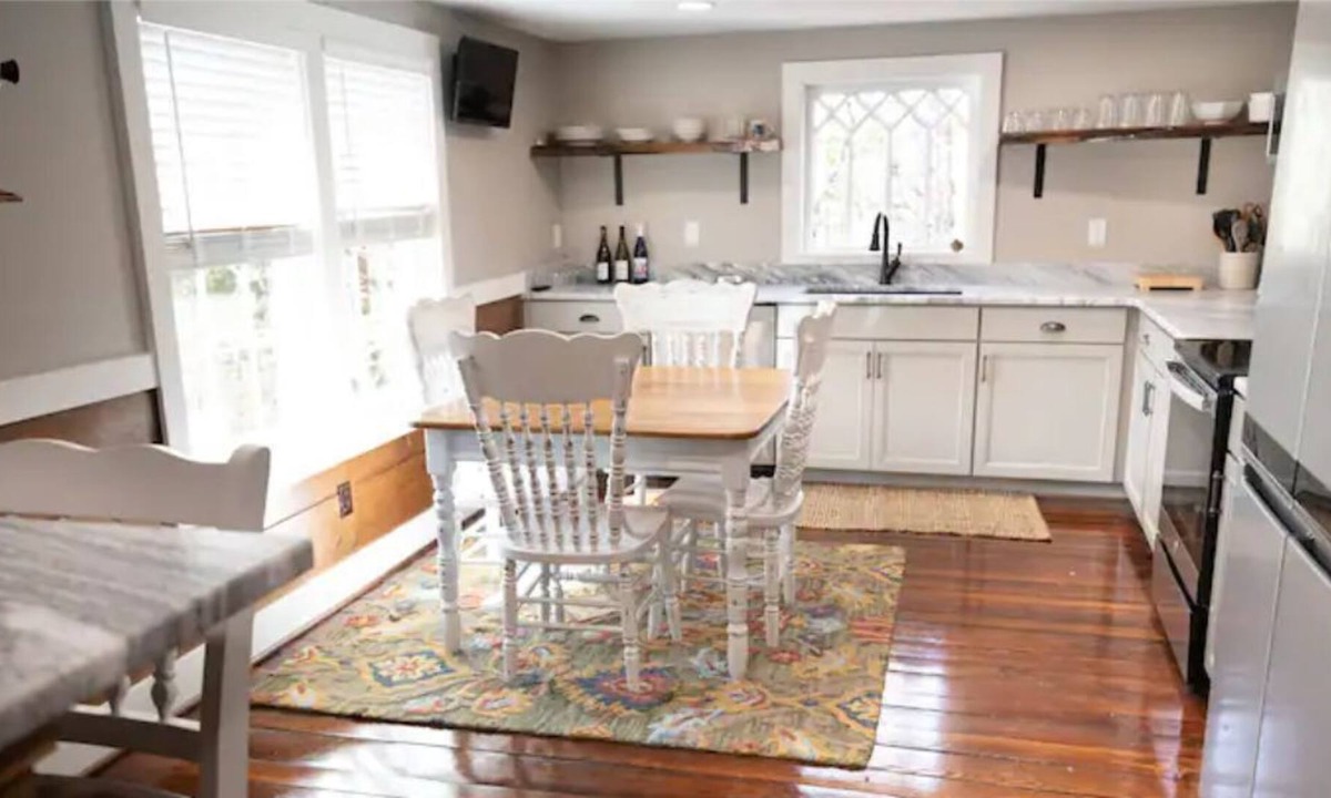Stonehouse Cottage | Cozy waterfront newly renovated cottage!
