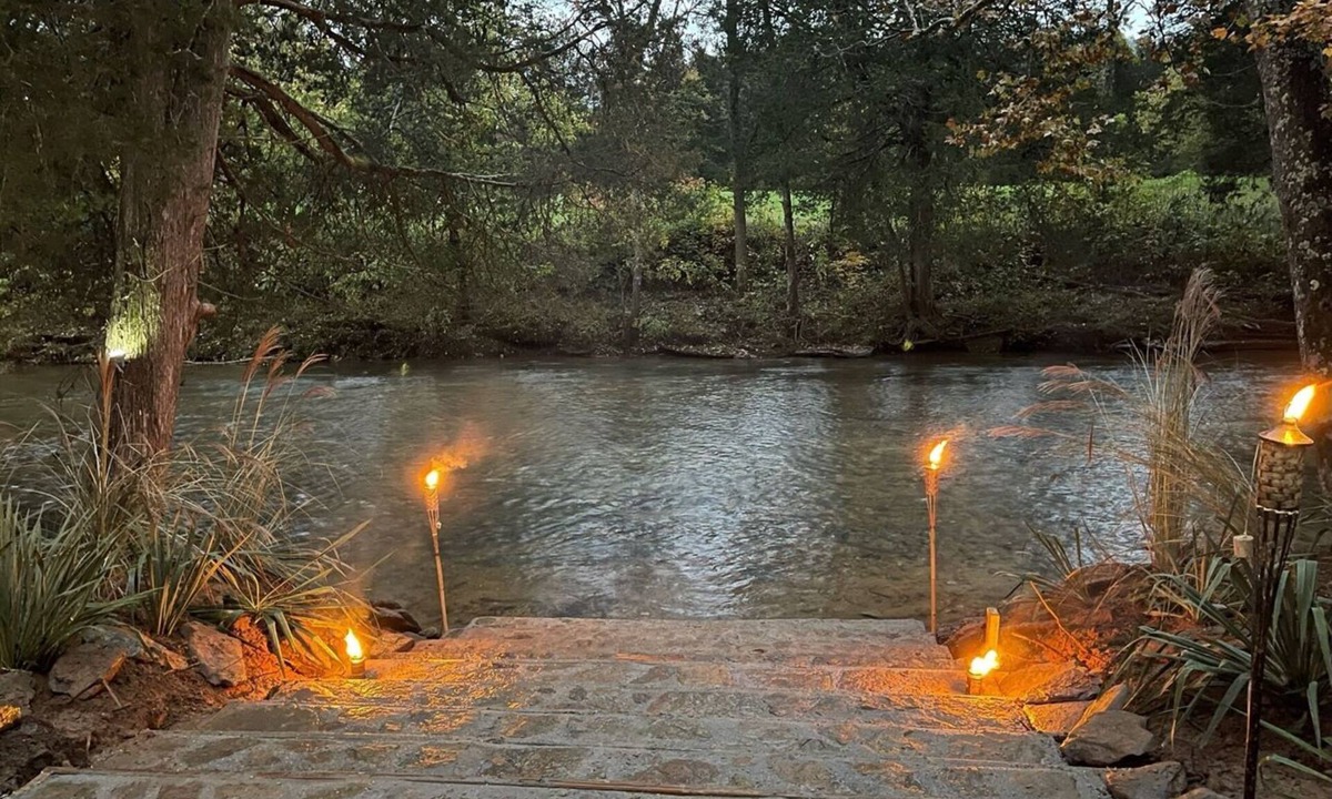 Albany House | Creek-Front Getaway at Dale Hollow Lake