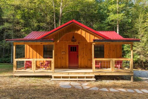 Rogers House | Creeksong- Firepit, WiFi, Creek View, Hiking