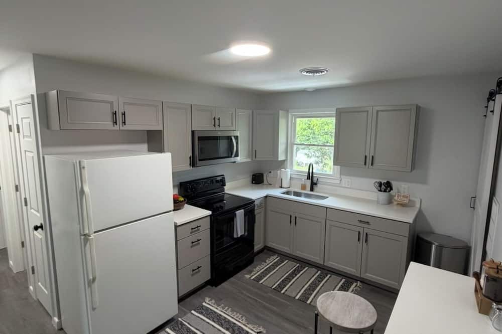 Crewe Apartment | Crewe Corner D