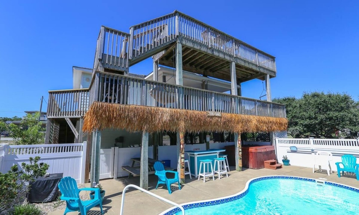 Southern Shores House | Cuckoo's Nest - 4 Bed, 2 Bath dog friendly home with pool, hot tub and tiki bar!